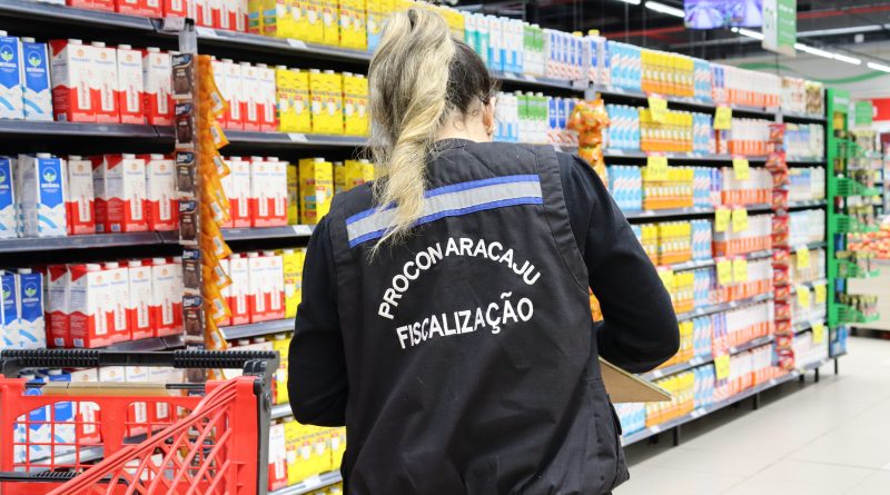 (foto1) 13_07_2022 - Fiscalização Supermercados - Alda Santiago 1